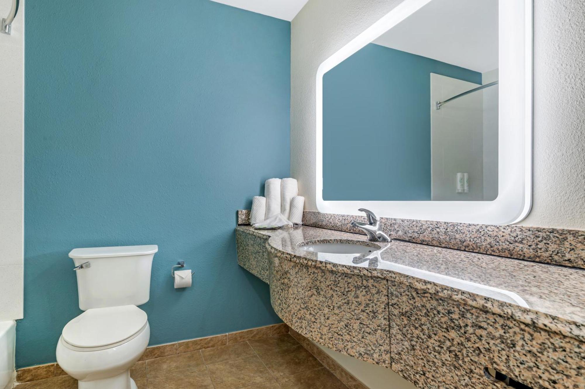 Sleep & 4* Newport News