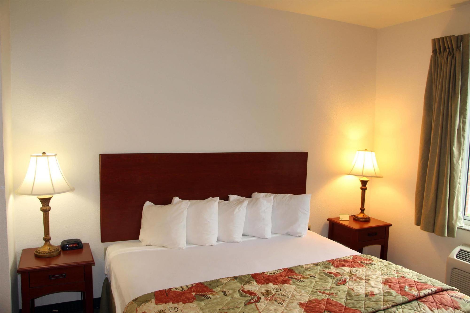 Sleep & Hotel Newport News